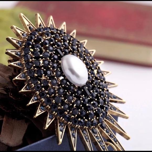 Last one Vintage ArtDeco Victorian pearl and crystal Brooch - Picture 4 of 5